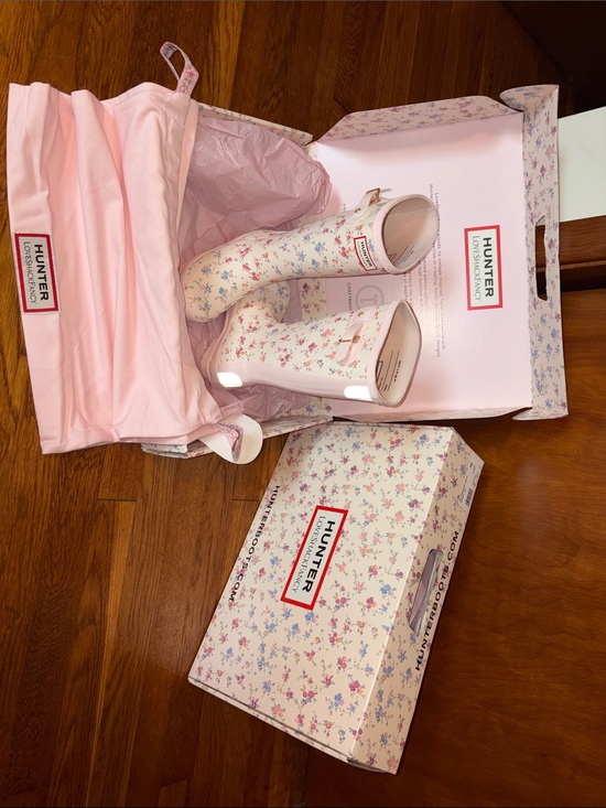 Hunter Other - Hunter x Loveshackfancy Floral Patterned Rain Boots White, Pink, Blue